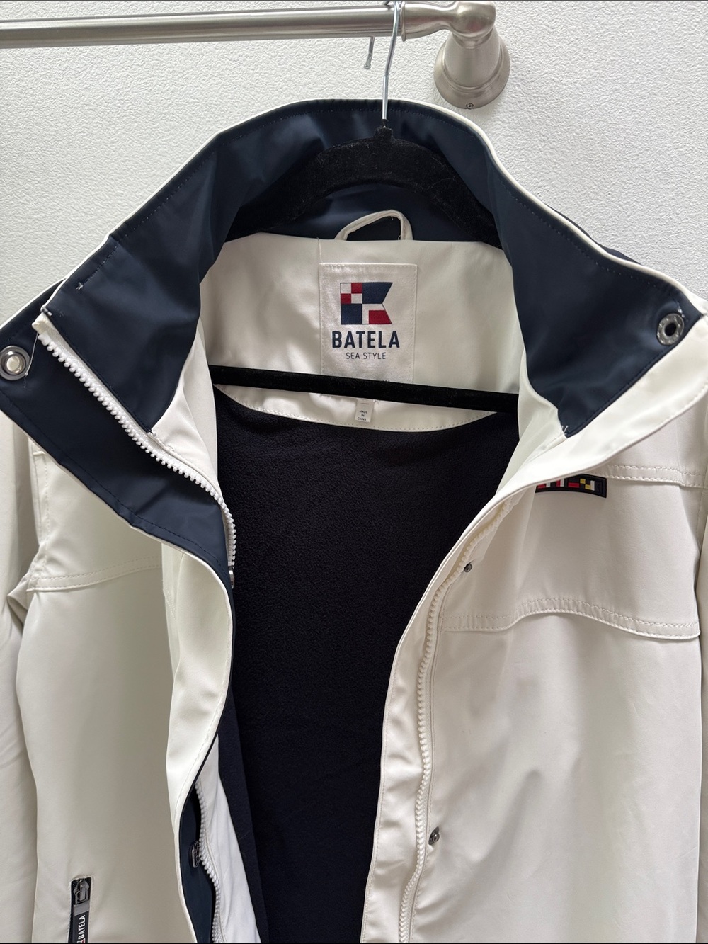 Batela Waterproof White Rain Jacket - Nautical Coat - Fleece Lined Hooded Size M - Picture 4 of 11